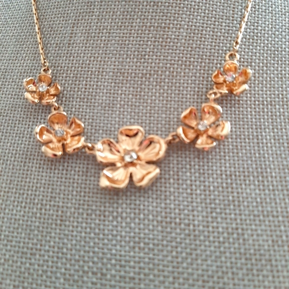 Gold Necklace - Picture 2 of 7